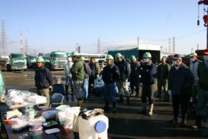 東日本大震災の様子を見る3 15 東北急送