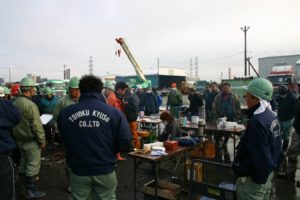 東日本大震災の様子を見る3 55 東北急送