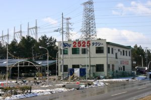 東日本大震災被災状況 2525ﾀｸｼｰ 52