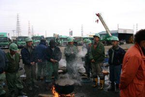 東日本大震災の様子を見る3 63 東北急送
